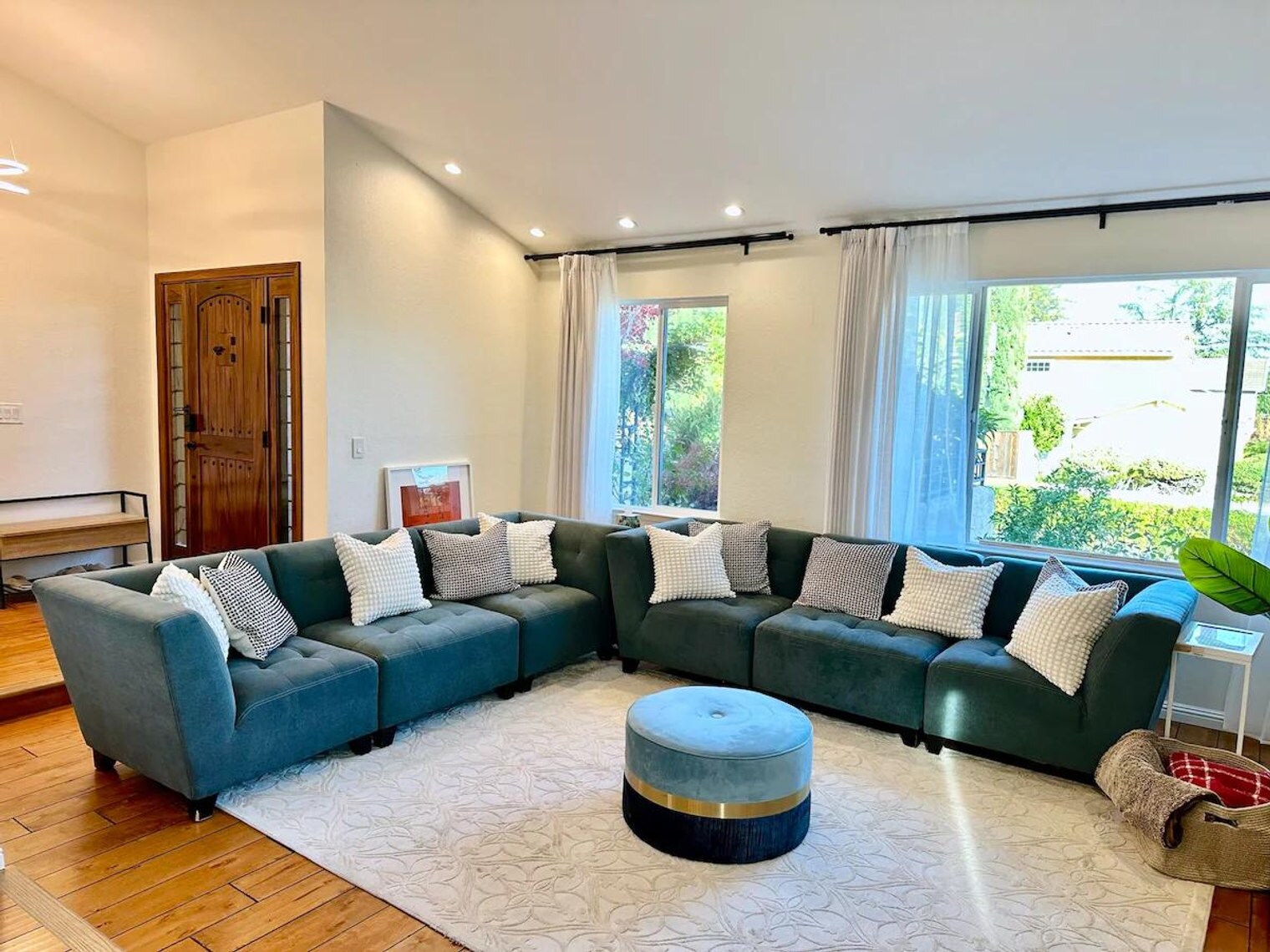 Building Photo - 6505 Skyfarm Dr