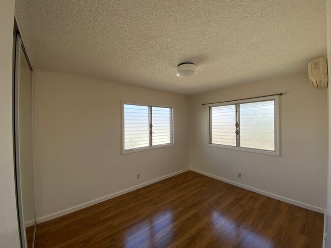 Building Photo - 95-696-696 Makaiolani St