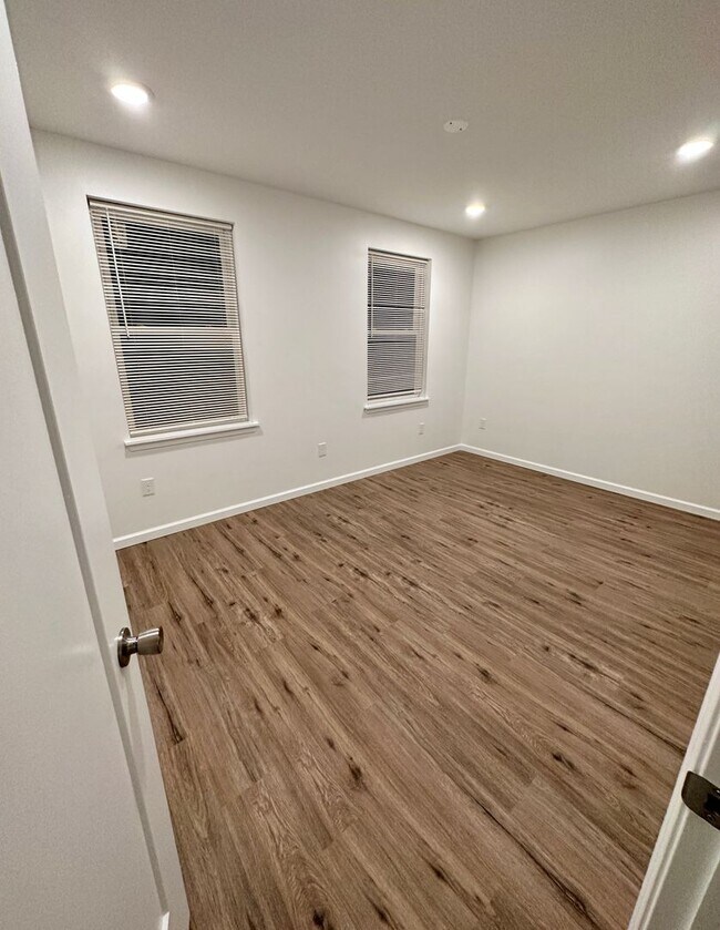 Building Photo - 4224 Brown St