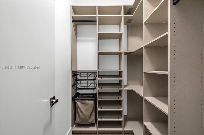 Building Photo - 16699 Botaniko Dr N