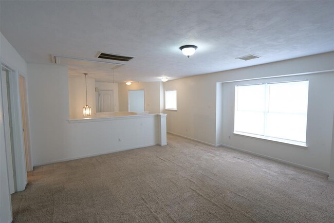 Building Photo - 3030 Sunchase Ct