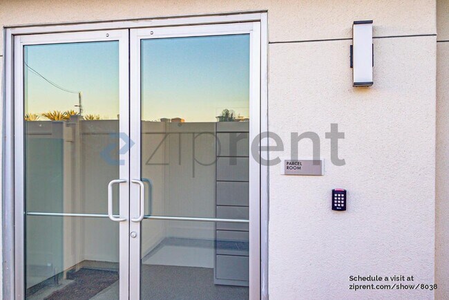 Building Photo - 1896 S Westside Dr