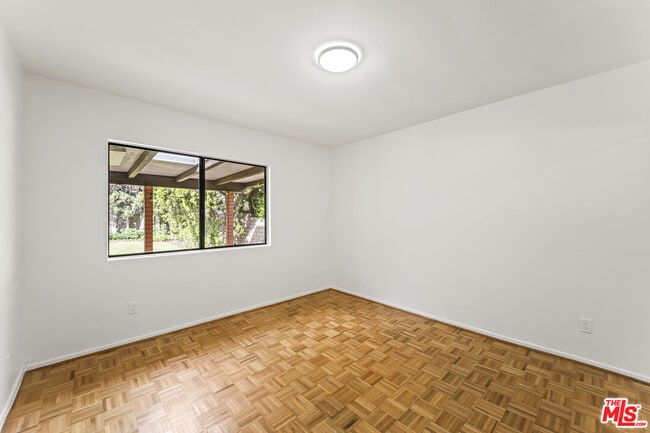 Building Photo - 6237 Warner Dr