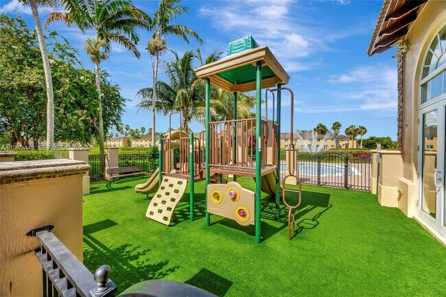 Building Photo - 1192 NE 32nd Ave