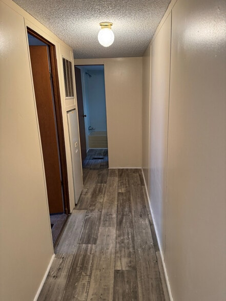 Building Photo - 1307 County Rd 1135