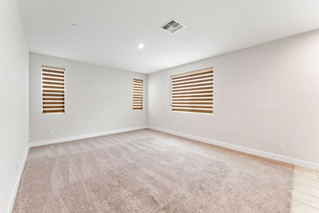 Building Photo - 4216 Doug Fir Ln