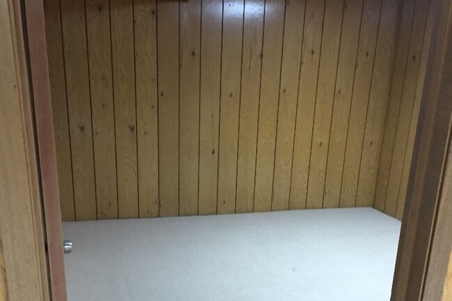 Building Photo - 1964 Crescent Ln