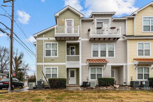 Primary Photo - Stylish 3-Bedroom Condo in Virginia Beach.