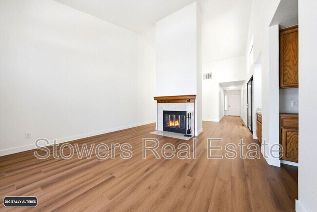 Building Photo - 2033 Raphael Ct