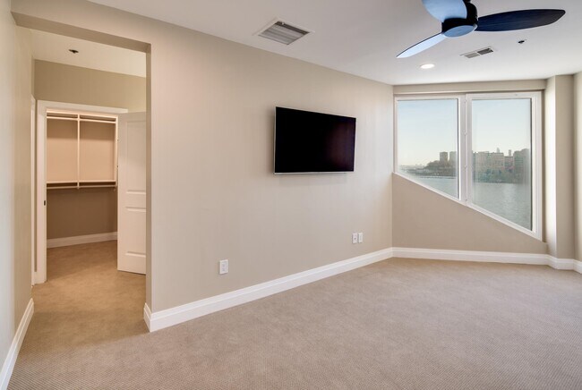 Building Photo - 600 Harbor Blvd