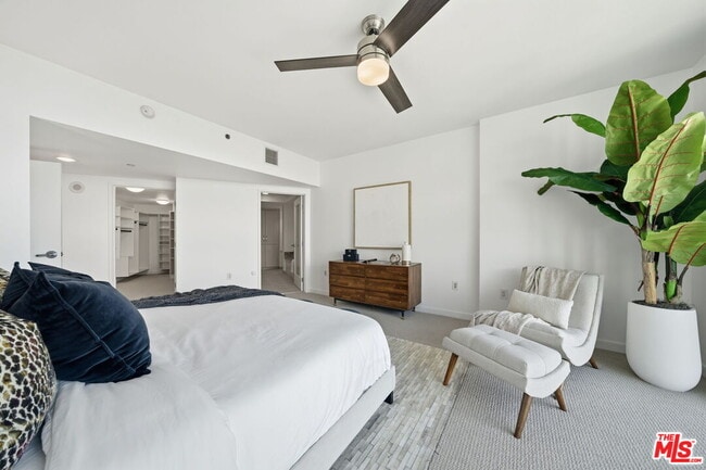 Building Photo - 13650 Marina Pointe Dr