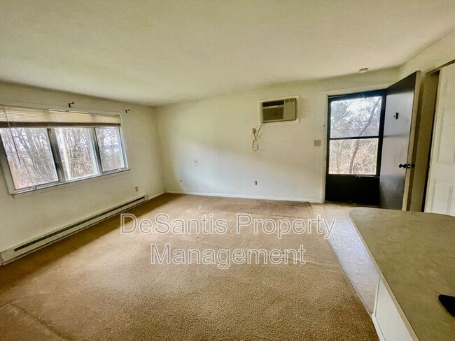 Building Photo - 414 Lunar Ln