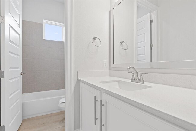 Building Photo - 102 Majestic Arroyo Way