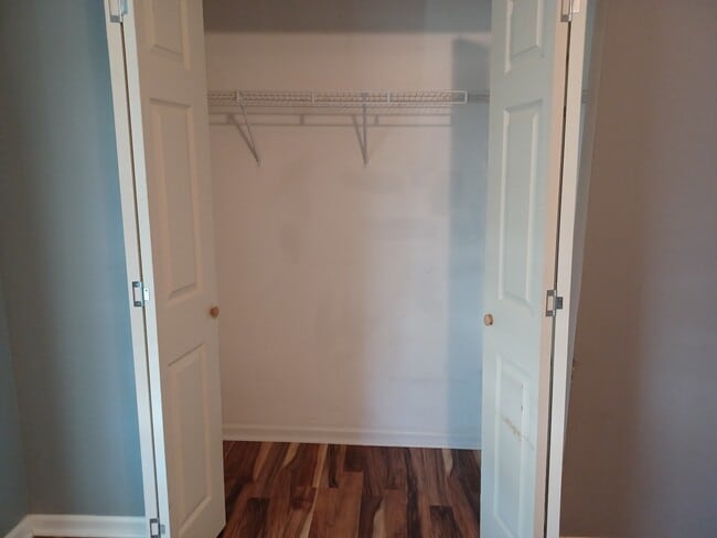 Building Photo - 5053 Huntclub Chase