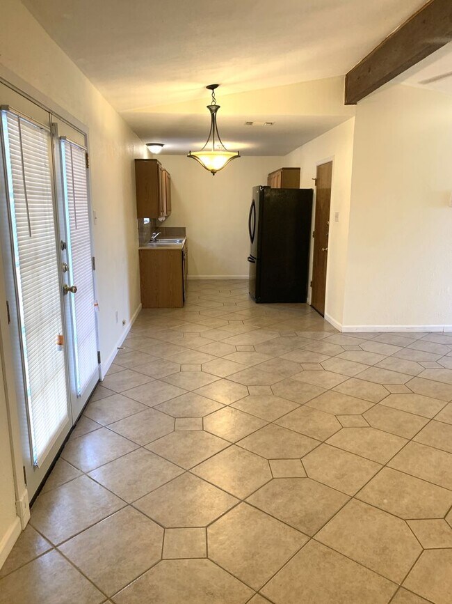 Building Photo - 2808 Persimmon Dr