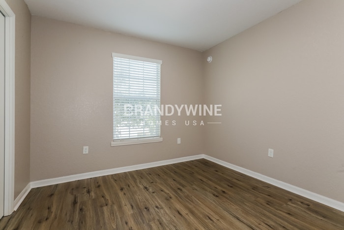 Building Photo - 209 Woodknoll Pl