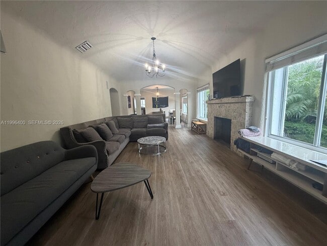 Building Photo - 5116 SW 57th Ave