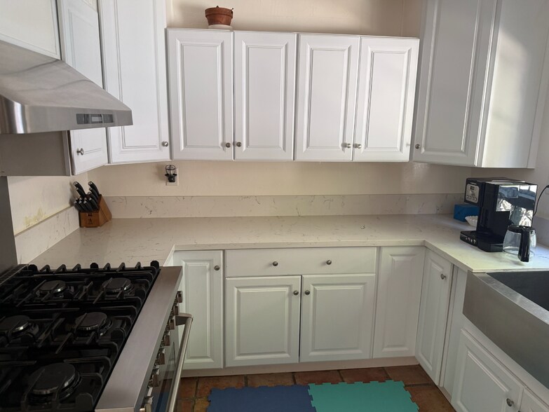 Building Photo - 5408 Morella Ave