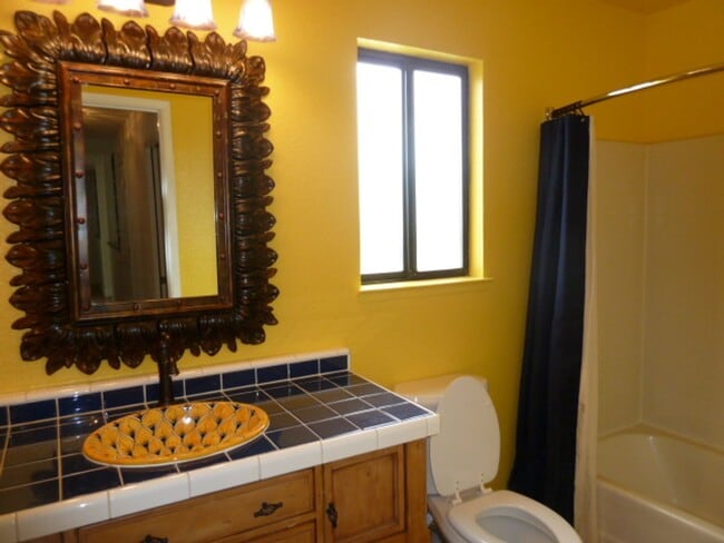 Building Photo - Spacious Home in Desirable Quail Ridge Neighborhood