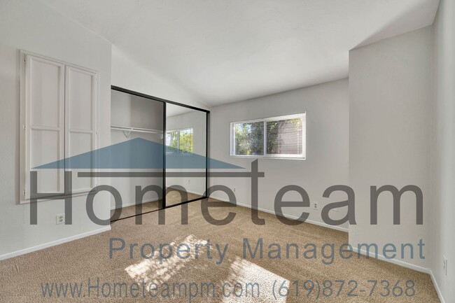 Building Photo - 2 BR/ 2 BA 1009 SQFT University Heights / ...