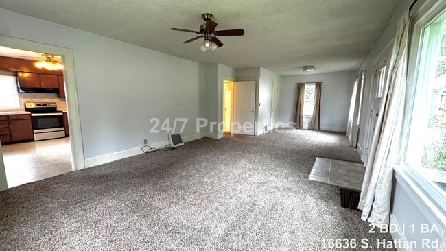 Building Photo - 2BD | 1BA Farmhouse with Garage, Shop, Sauna! - Oregon City