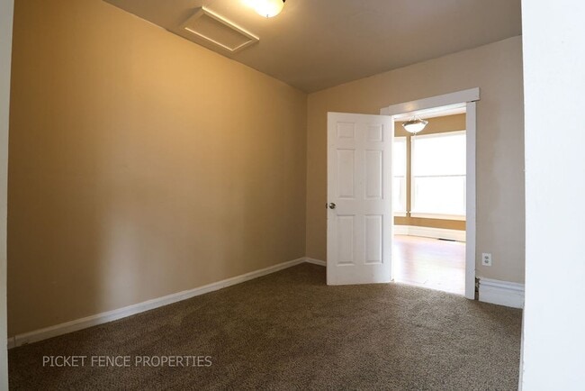 Building Photo - MOVE IN SPECIAL $500 OFF FIRST MONTHS RENT...