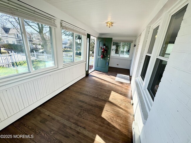 Building Photo - 208 E Bergen Pl