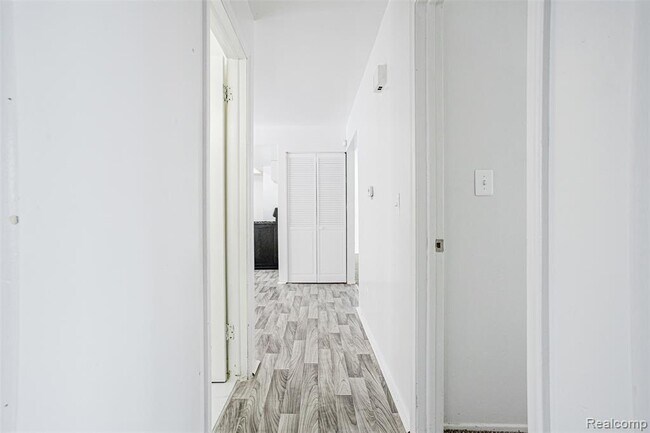 Building Photo - 6627 Orange Ln