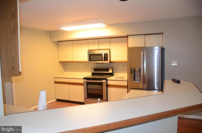 Building Photo - 277 Fox Run