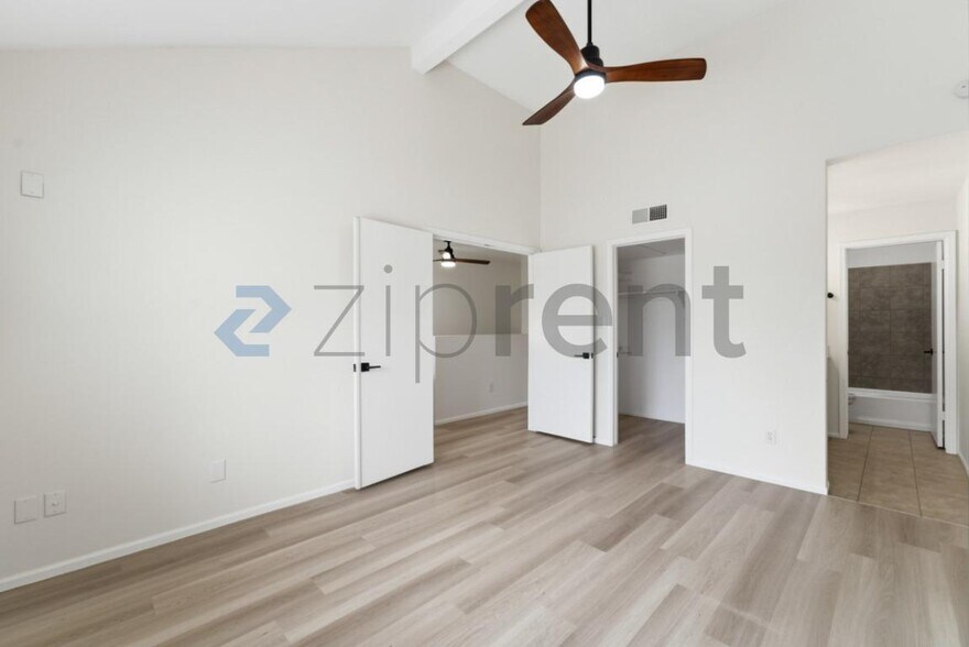 Building Photo - Unit Unit 1018