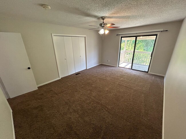 Building Photo - 42 Edgehill Cove