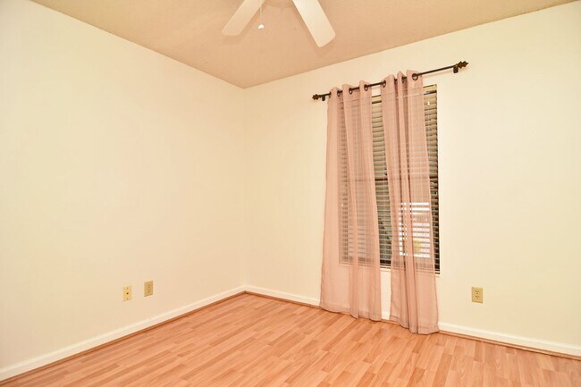 Building Photo - 2 Bed 2 Bath Audubon Place Condo