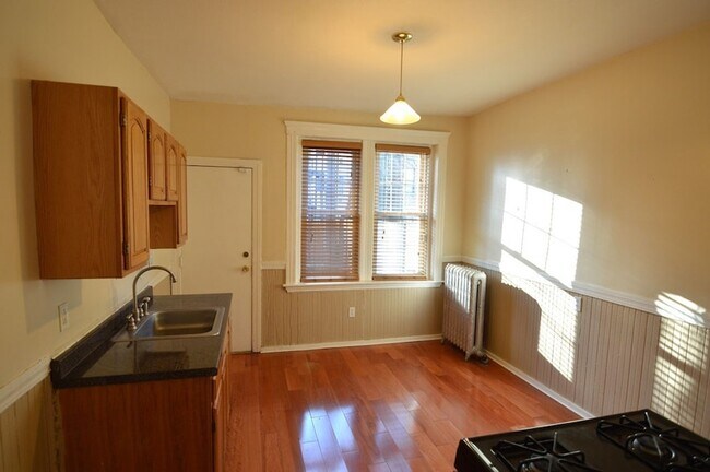 Primary Photo - 93 Florida St