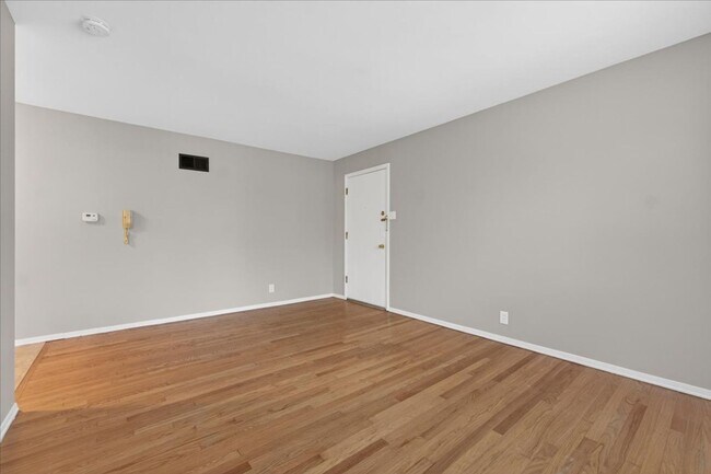 Building Photo - Apartment Food for the Soul