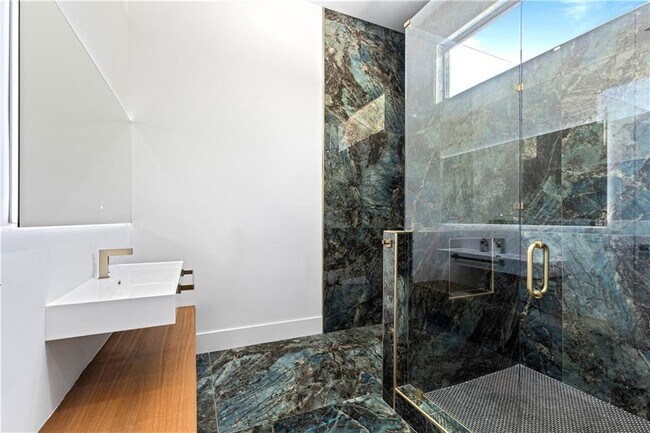 Building Photo - 3600 Lower Roswell Rd