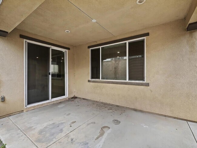 Building Photo - 15634 Clove Pl