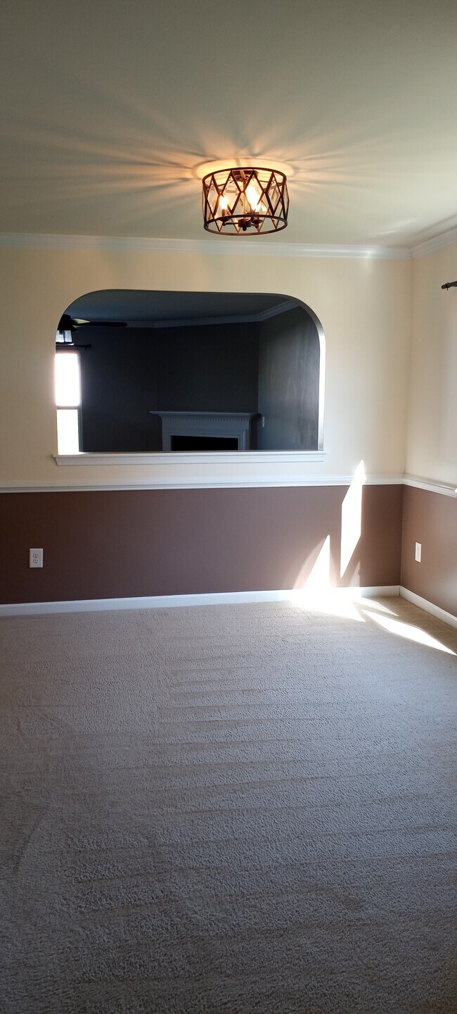 Building Photo - 1006 Collington Dr