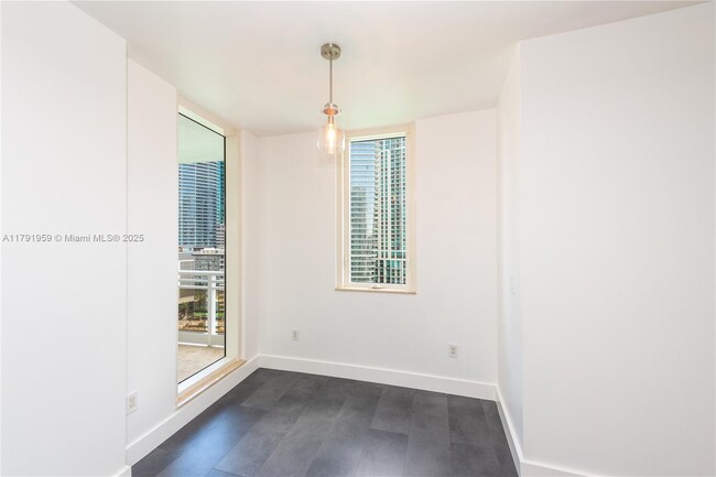 Building Photo - 901 Brickell Key Blvd