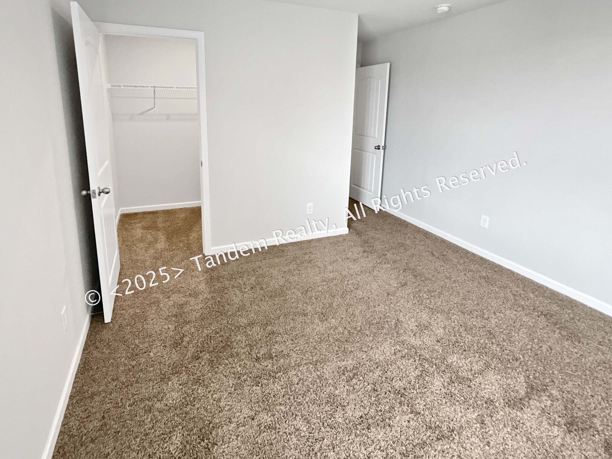 Building Photo - 8020 Forest Hills Dr