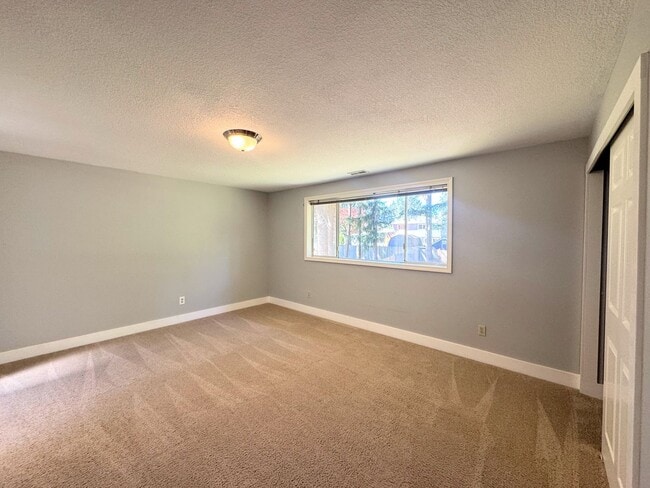 Building Photo - Charming 3-Bedroom Home in Desirable Gem Heights