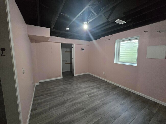 Building Photo - 10091 Pearwood Dr