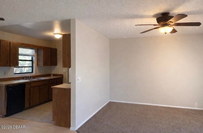 Building Photo - 2570 Beal St