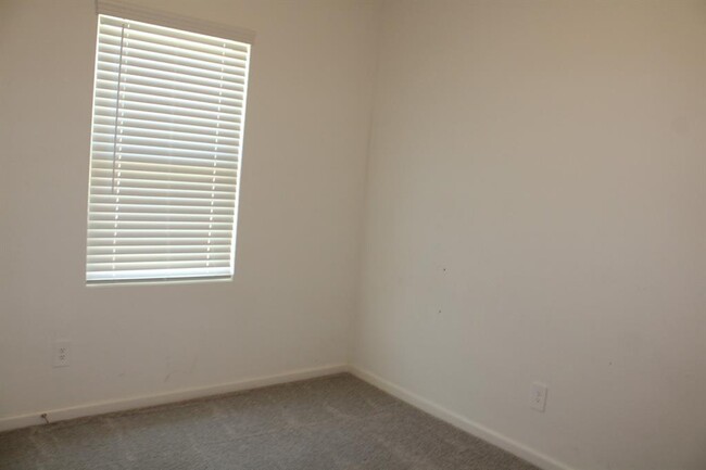 Building Photo - 6416 Bishop Dr