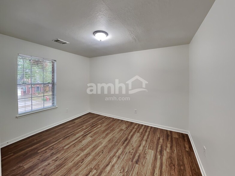 Building Photo - 21027 Deauville Dr