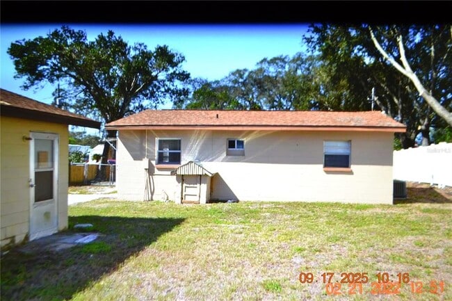 Building Photo - 14935 Pine Crest Rd