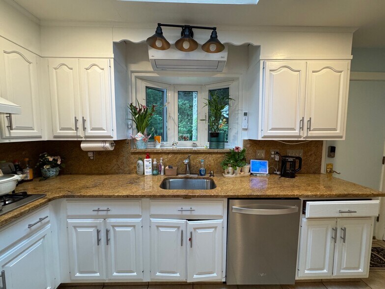 Kitchen 1 - 6 Reservoir Ave