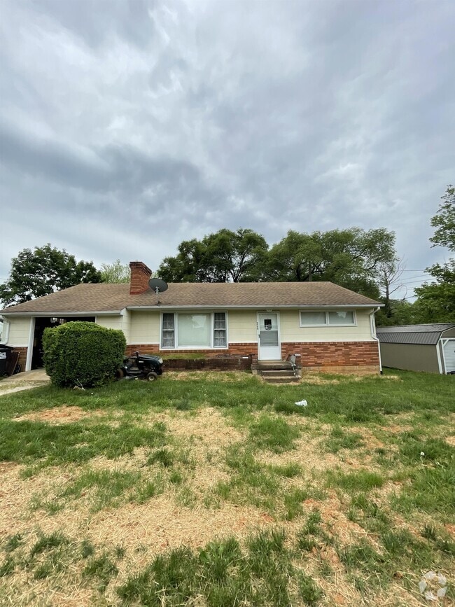 Building Photo - 266 Crescent Ln
