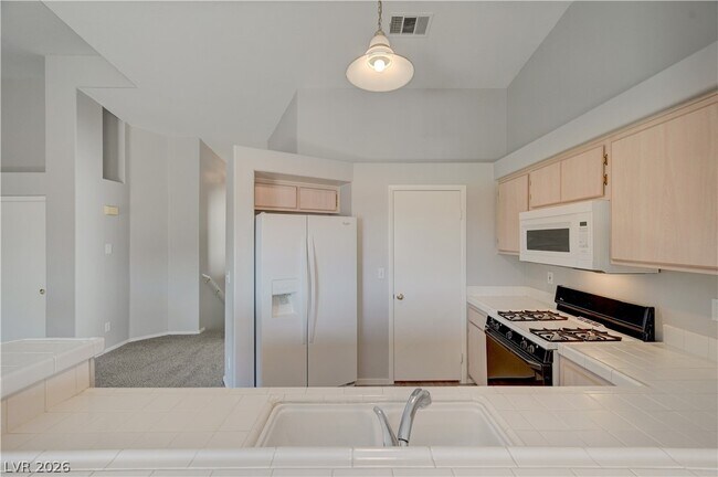 Building Photo - 6201 E Lake Mead Blvd