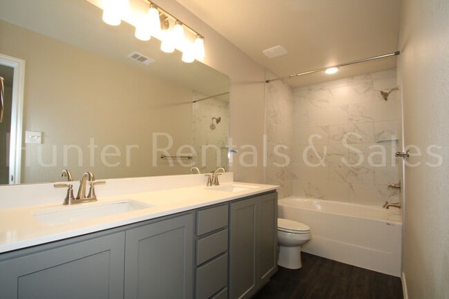 Building Photo - 505 Bonnie Dr