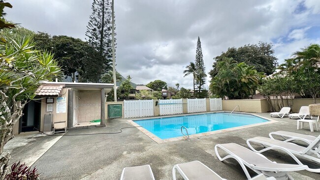 Building Photo - Available NOW - 4 BED, 2.5 BATH w/ 2 PARKING in Haiku Gardens (Kaneohe)